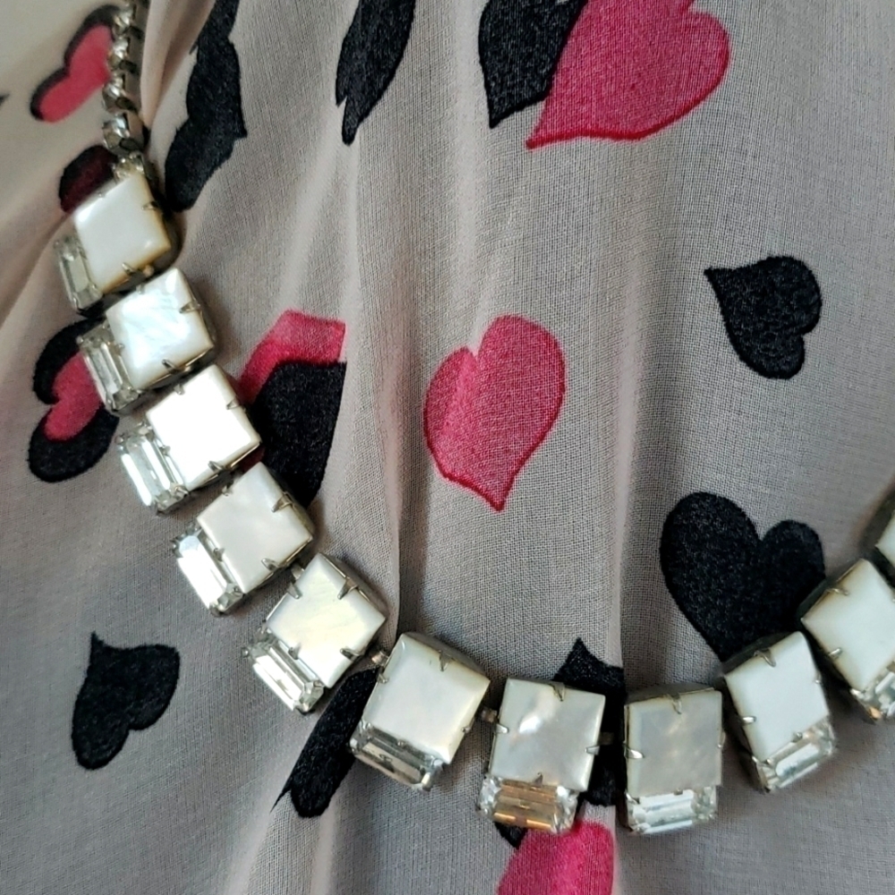 𝅺vintage Deco-Style Mother of Pearl Rhinestone Necklace